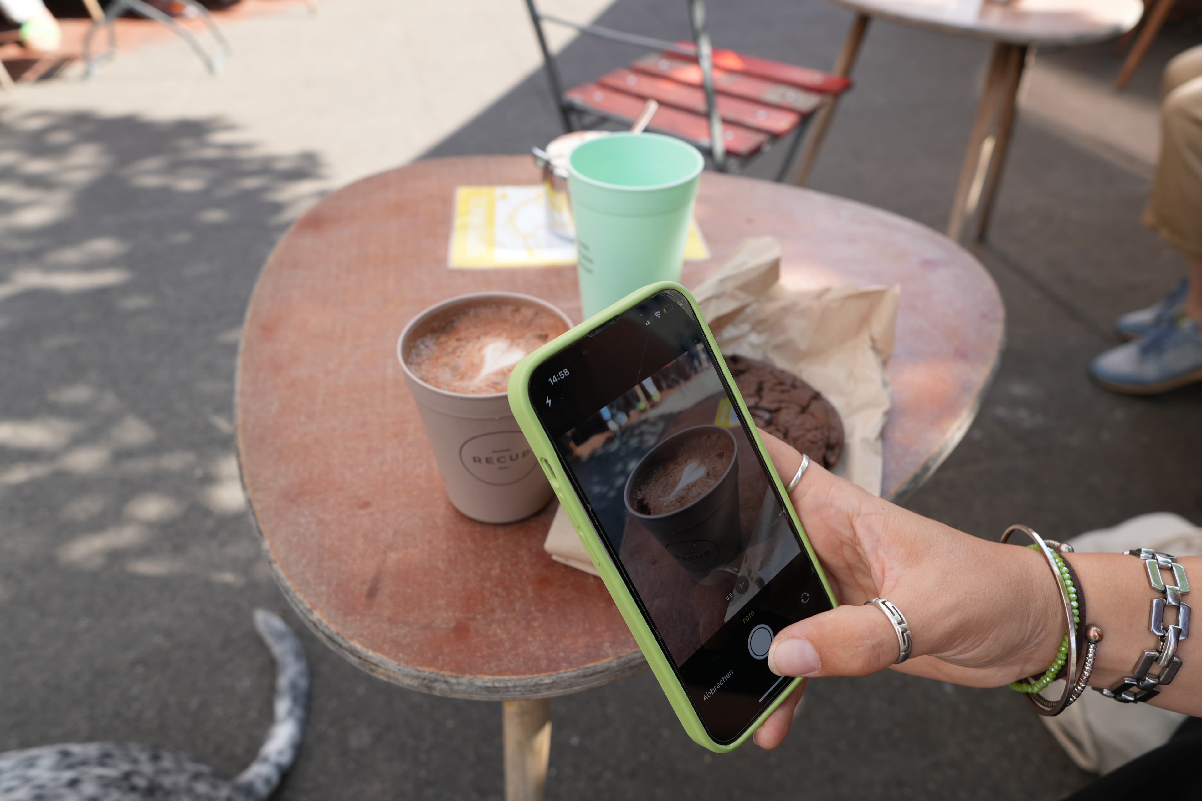 Einlösung eines WasteSide-Gutscheins im Café
