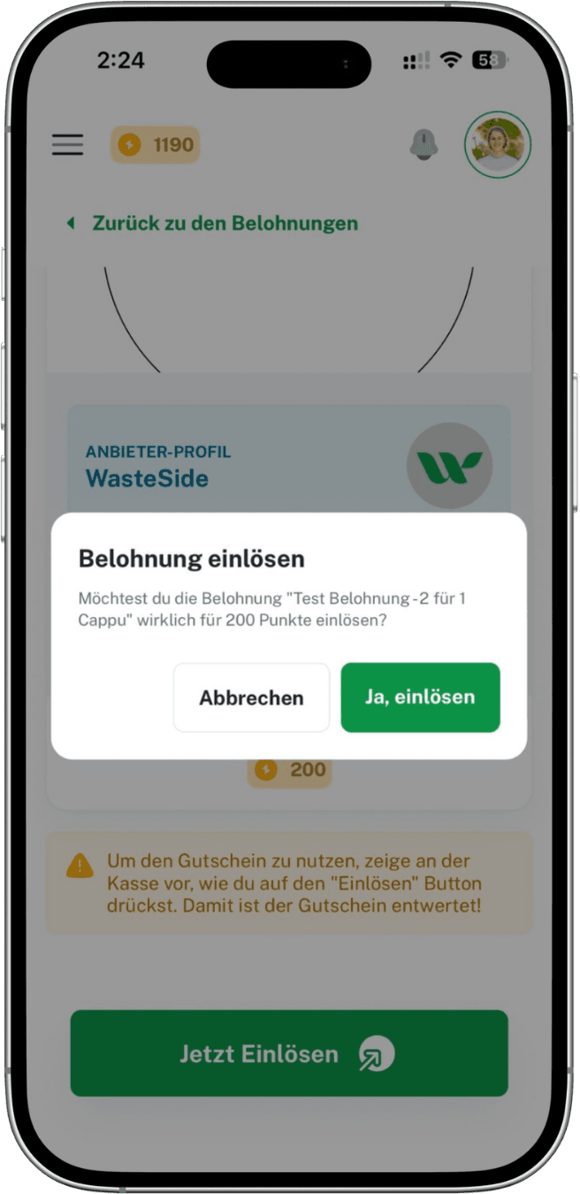 Vor Ort starten Studierende die Einlösung über den Button in der App.